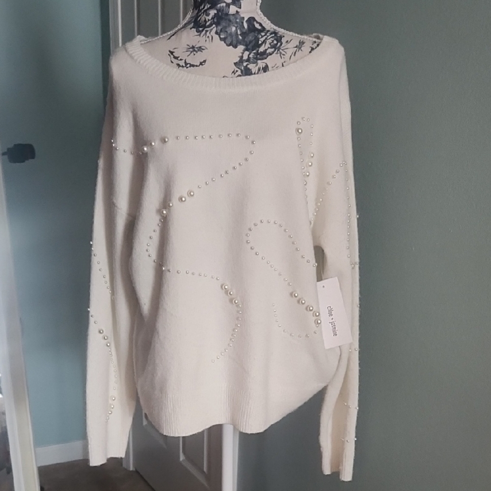 Chloe + Jasmine MSRP $84 Elegant White Textured Sweater with Pearl Accents